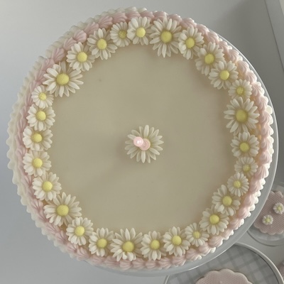 Daisy cake